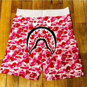Stylish Pink Camo Men's Cargo Shorts